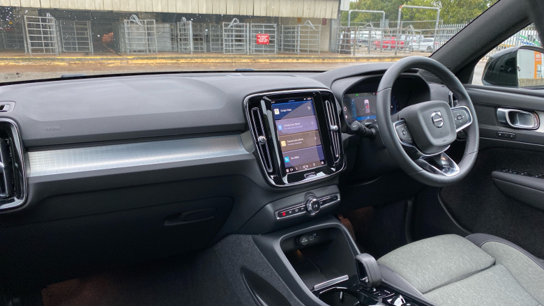 Volvo XC40 2.0 B3P Plus Dark 5dr Auto Petrol Estate